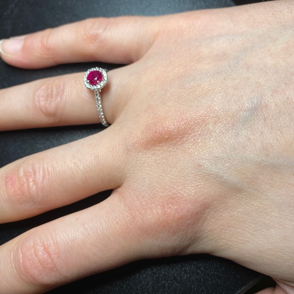 Diamond halo for round ruby 14k white gold pavé setting size 7 - Picture 6 of 7